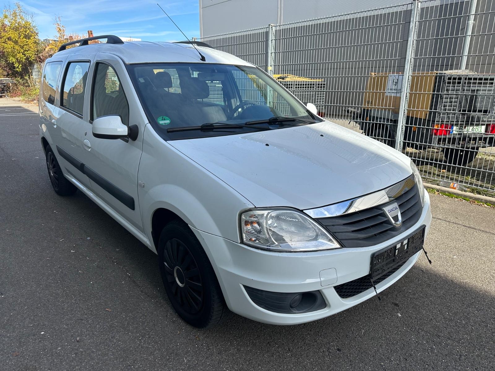 Dacia Logan 2009 — rear view