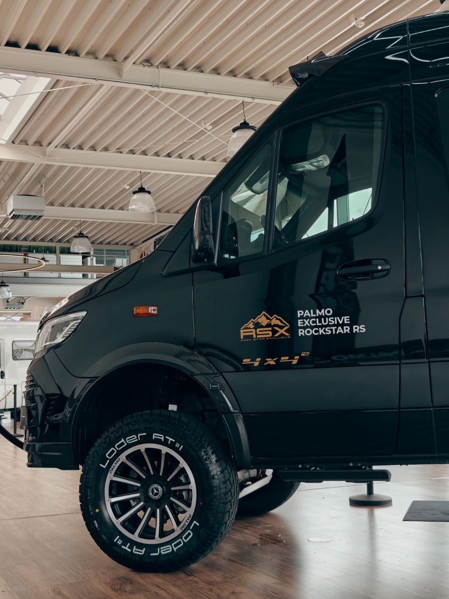 Fahrzeugabbildung HYMER / ERIBA / HYMERCAR GRAND CANYON S MB 600 4x4² RSX - TRIPLE CARBON