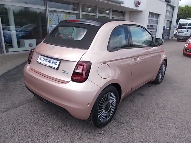 Fahrzeugabbildung Fiat 500 500e Cabrio 42 kWh (118 PS)
