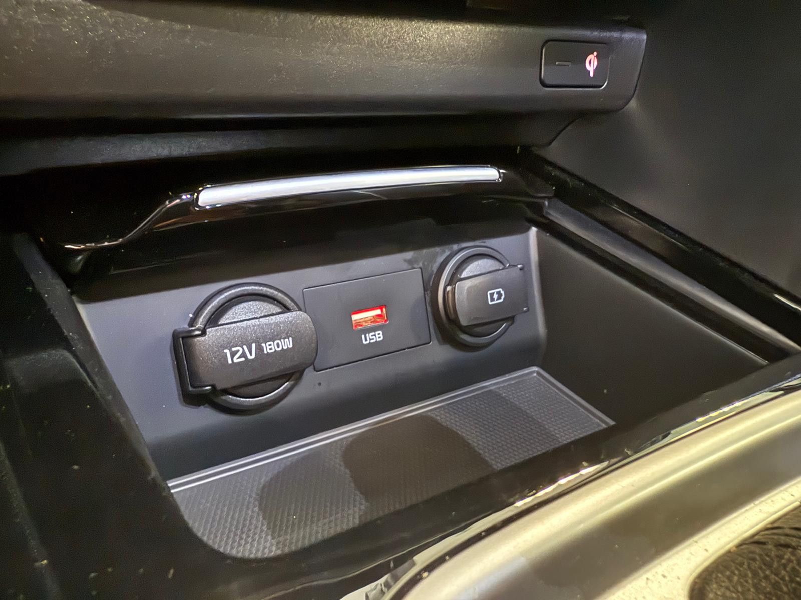 Fahrzeugabbildung Kia XCeed Black Xdition/WENIG KM/PANO/CARPLAY/SOUND