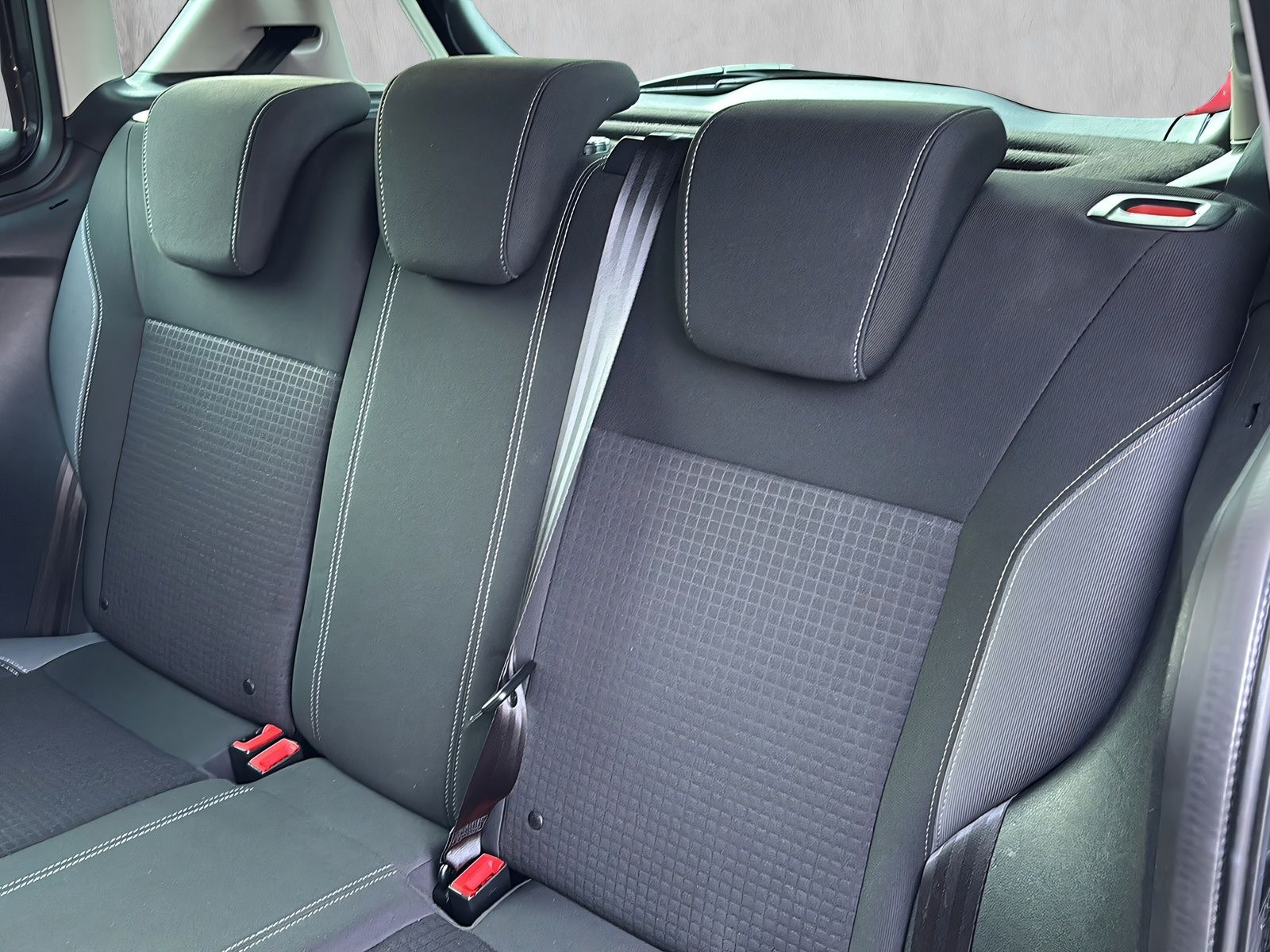 Fahrzeugabbildung Ford B-Max 1.0i Sync Edition AHK TEMPOMAT DAB WINTER