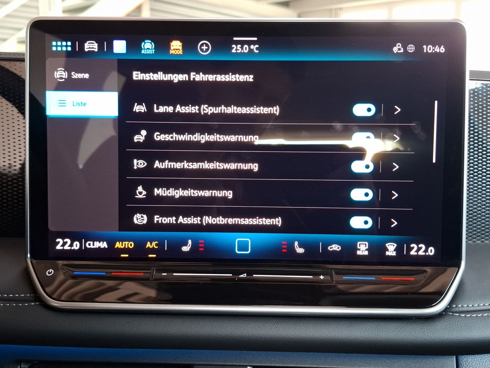 Fahrzeugabbildung Volkswagen Tiguan eTSI Life DSG LED AHK Navi AID ACC RFK SH