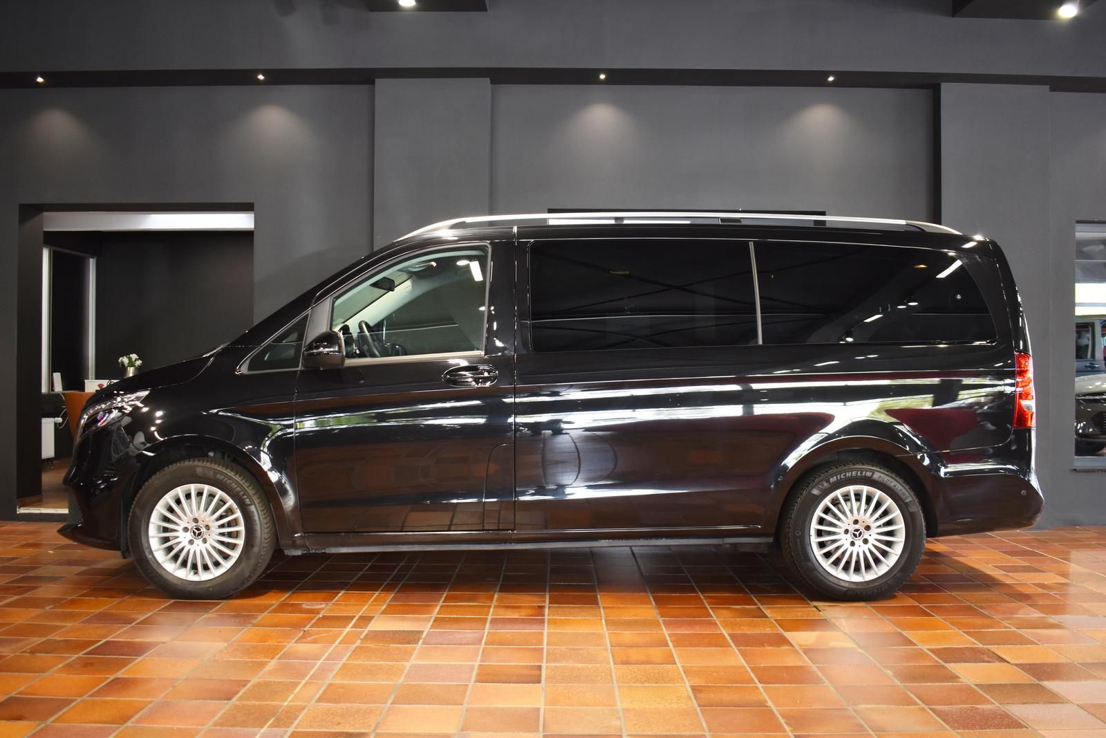 Mercedes-Benz V 300 4MATIC LANG 7S STANDHEIZUNG 2xKLIMA KAMERA foto 3