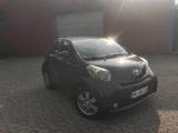 Toyota IQ + 1,4-l-D-4D + ( sonder Innenausstattung ) - Toyota IQ aus 2011