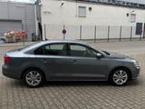 Volkswagen Jetta 2.0 TDI Automatik BMT 1. Hand Scheckheft - Volkswagen Jetta mit Diesel-Antrieb: TDI
