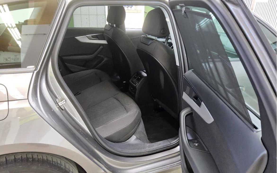 Fahrzeugabbildung Audi A4 Av 40d Quatt AT7 LED/NAVI/SHZ/HIFI/DAB/8Fa