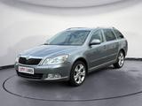 Skoda Octavia Combi DSG Elegance Navi Leder Xenon - Skoda Octavia in Düsseldorf