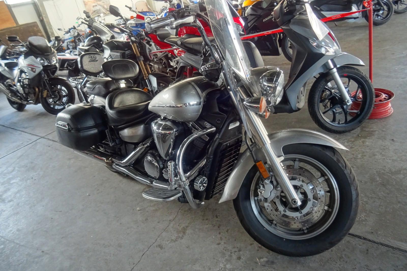 Yamaha XVS 1300A Midnight Star