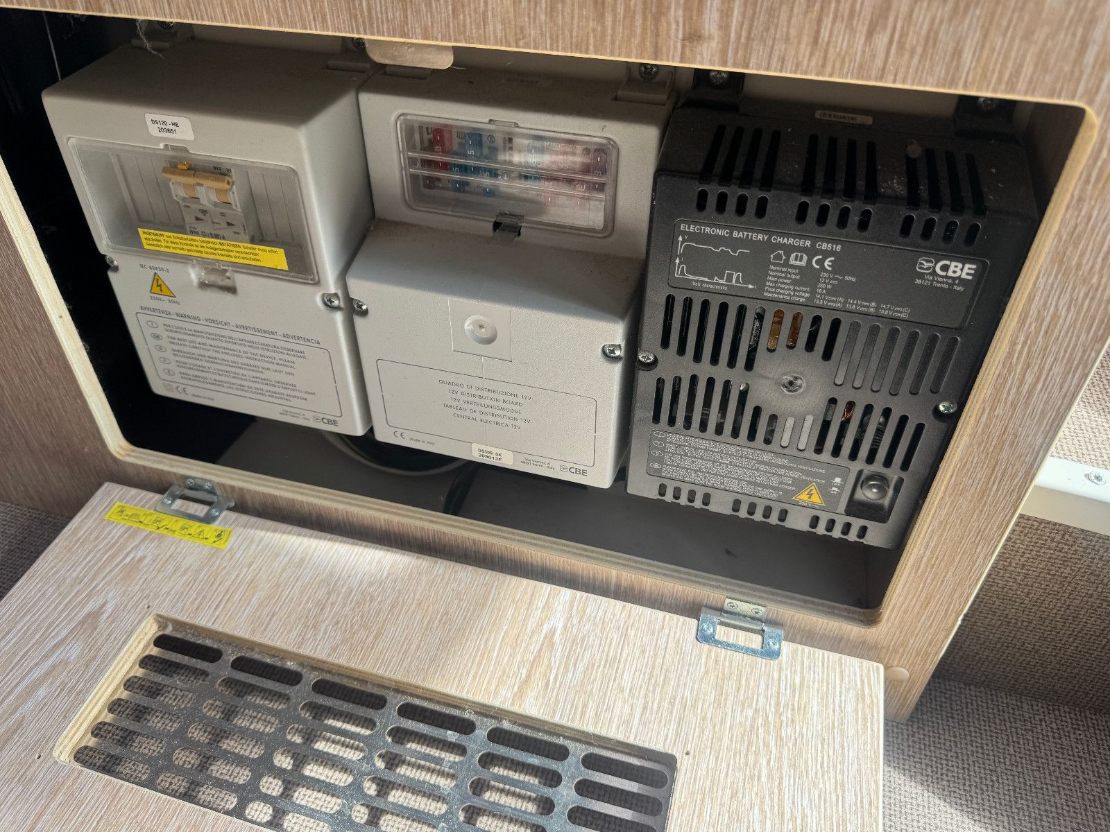 Pössl SUMMIT 600 PLUS SOLAR TV LTE AHK NAVI KAMERA LED
