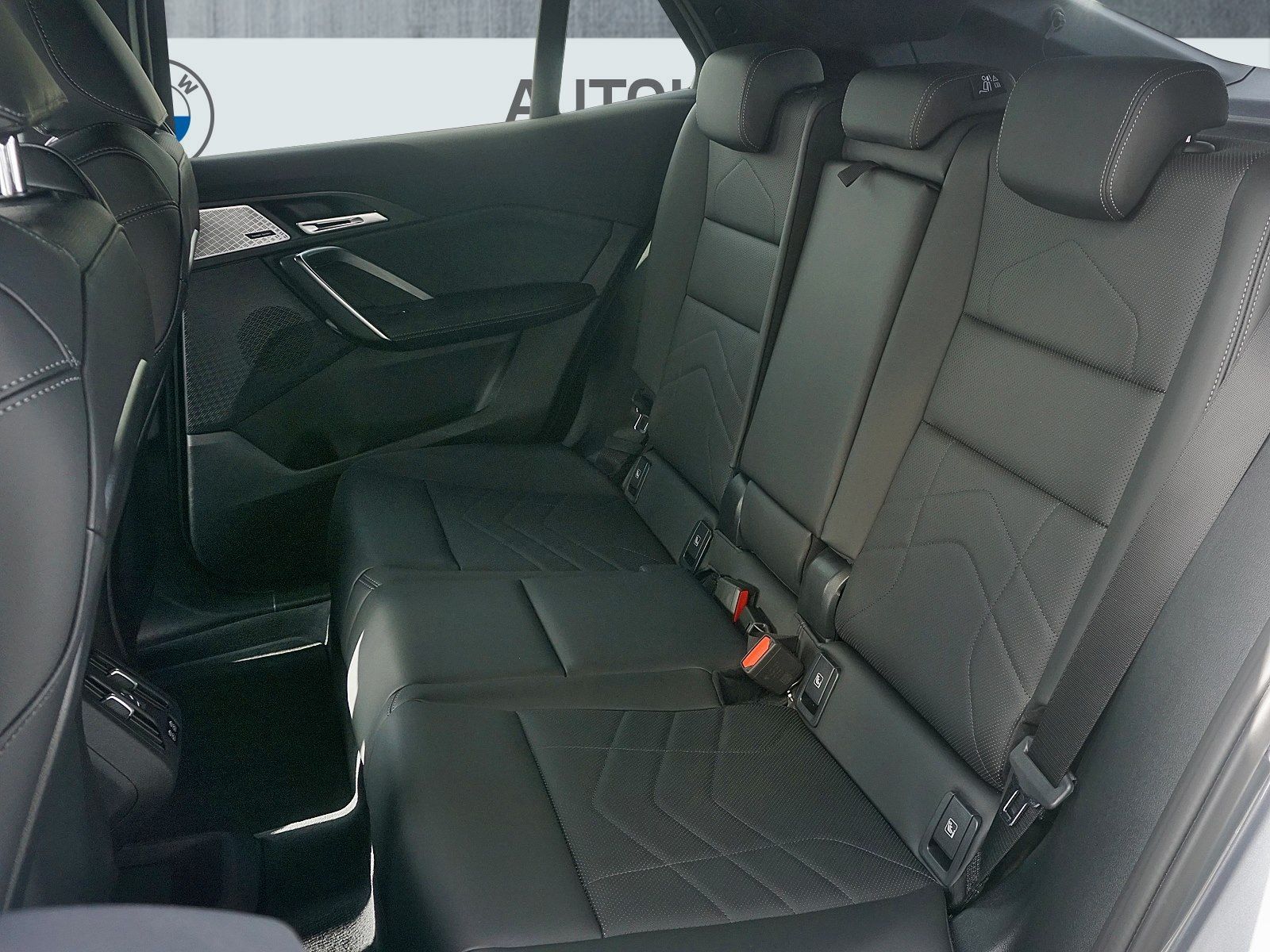 BMW iX2 - Bild 10