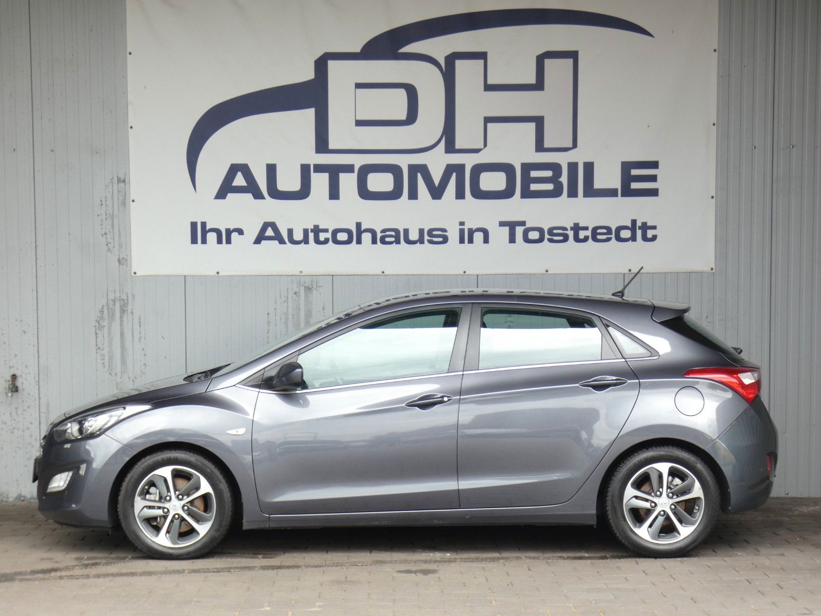 HYUNDAI i30