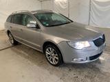 Skoda Superb 2.0 TDI Pano AHK Memory SiHz Keyless Kam - Skoda Superb mit Diesel-Antrieb: Beige