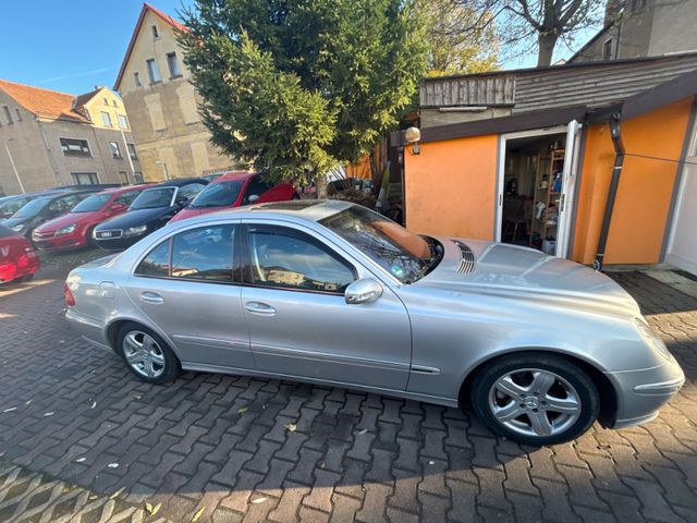 Mercedes-Benz E 220 CDI AVANTGARDE ,Limousine.