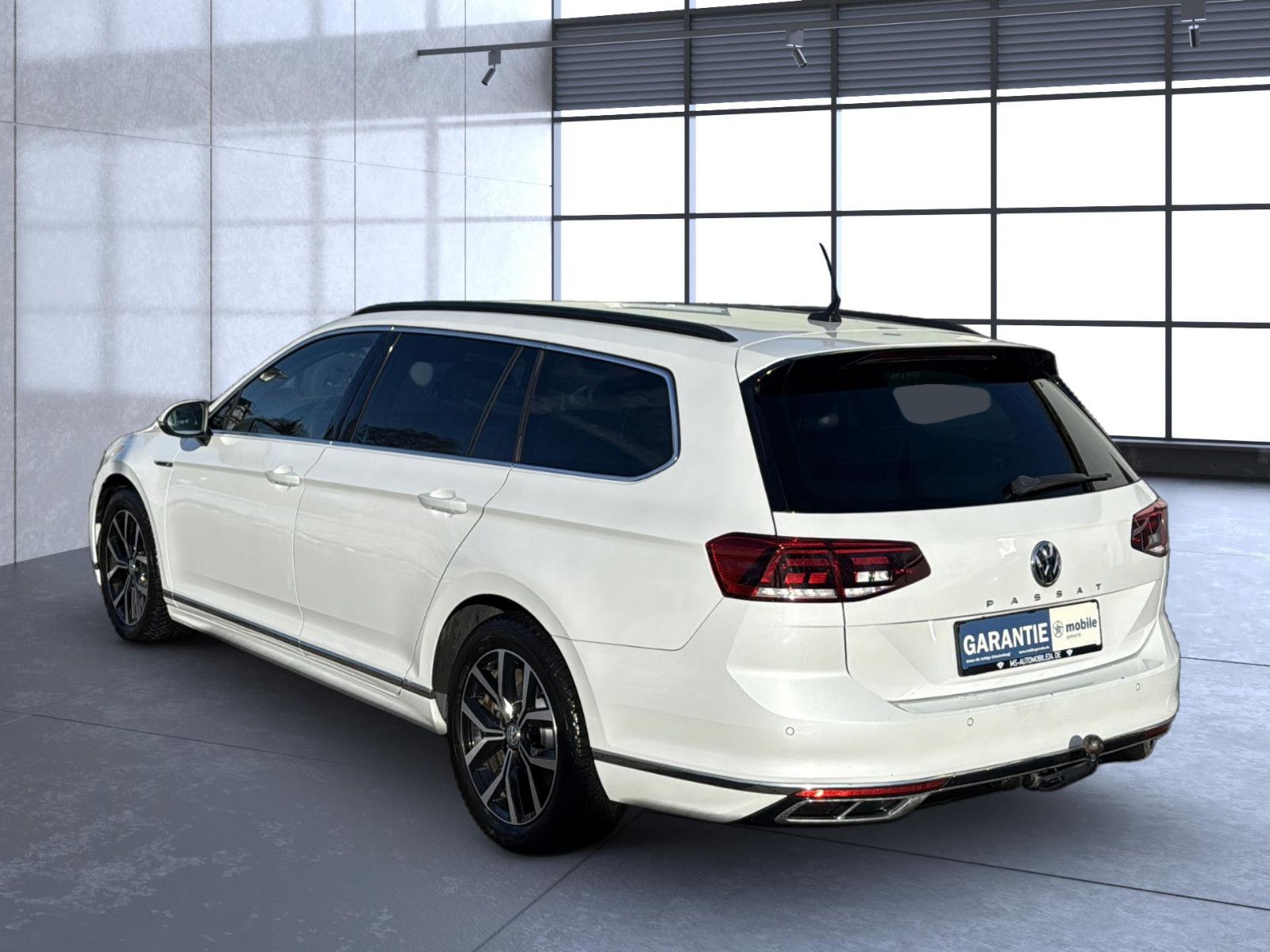 Fahrzeugabbildung Volkswagen Passat Variant Business/ AHK / Bremsen vo+hi neu