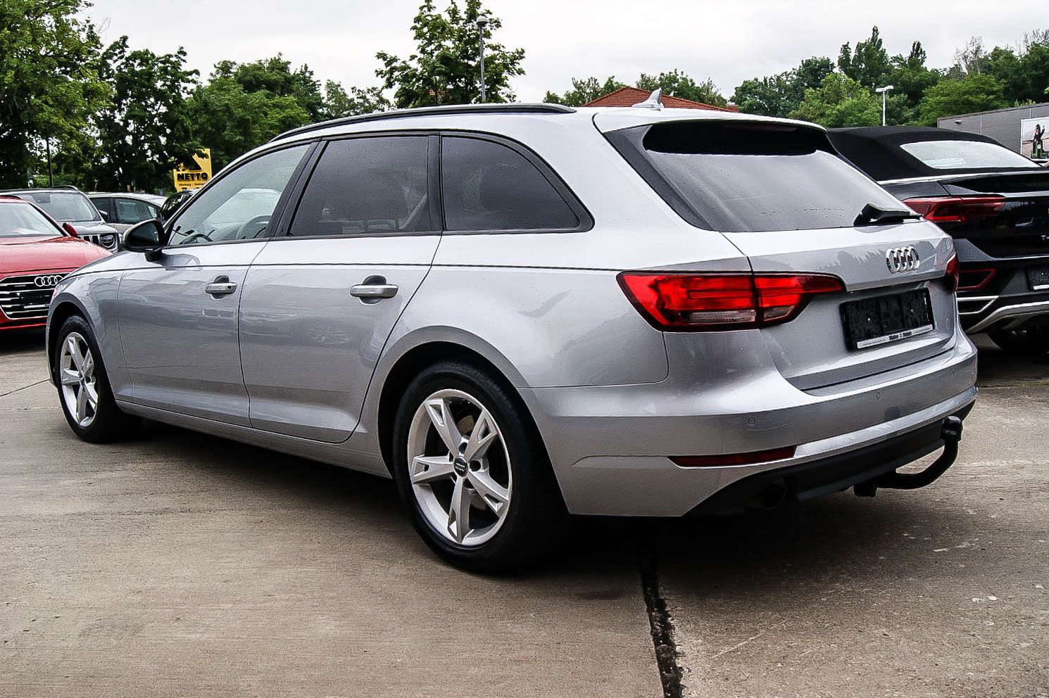 Fahrzeugabbildung Audi A4 Avant 14TFSI S-Tronic NAVI XENON ANHÄNGERKPLG