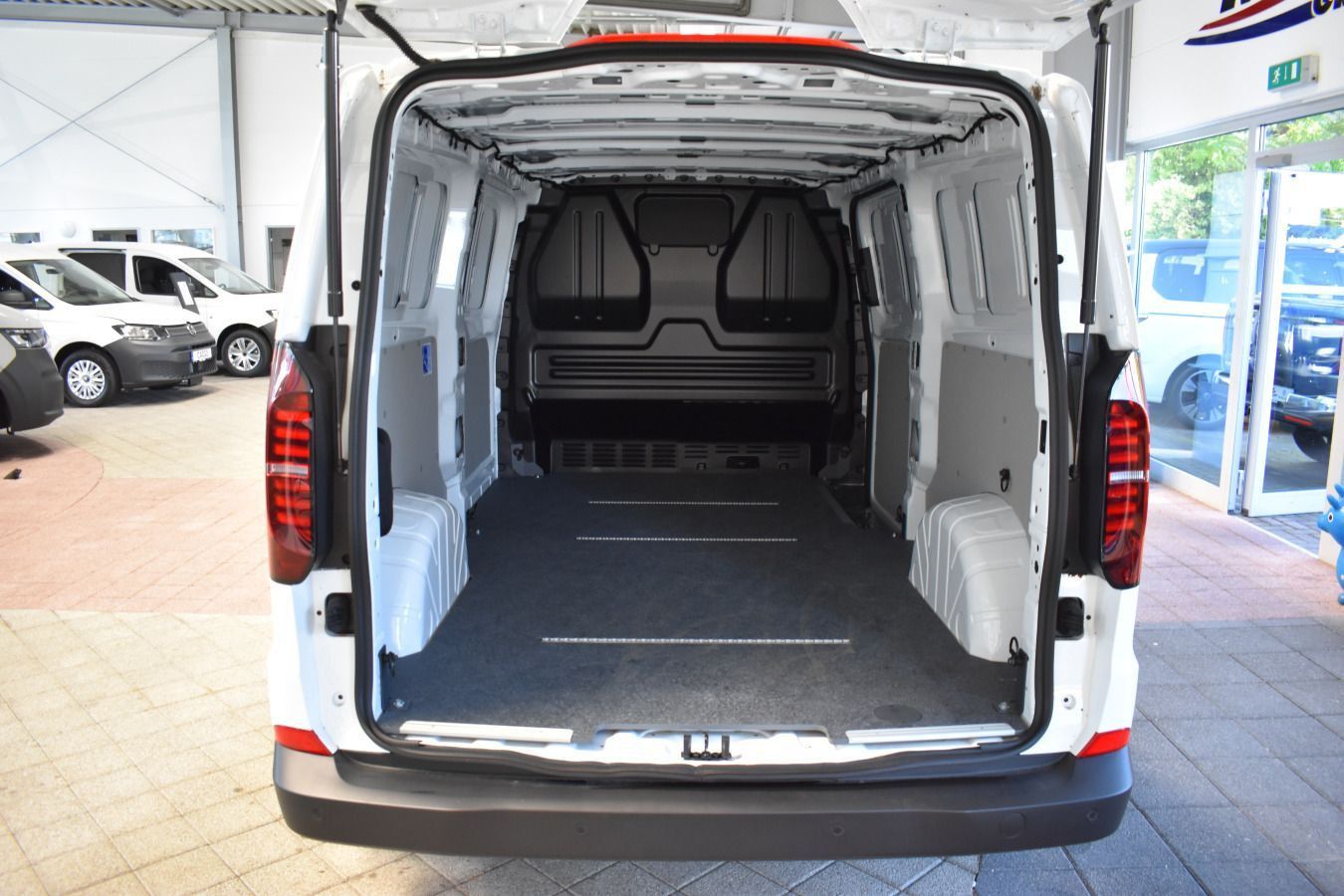Volkswagen T7 Transporter - Bild 7