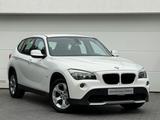 BMW X1 18i sDrive LEDER+AHK+AUTOMATIK+SHZG+2xPDC - BMW X1 Gebrauchtwagen in Stuttgart