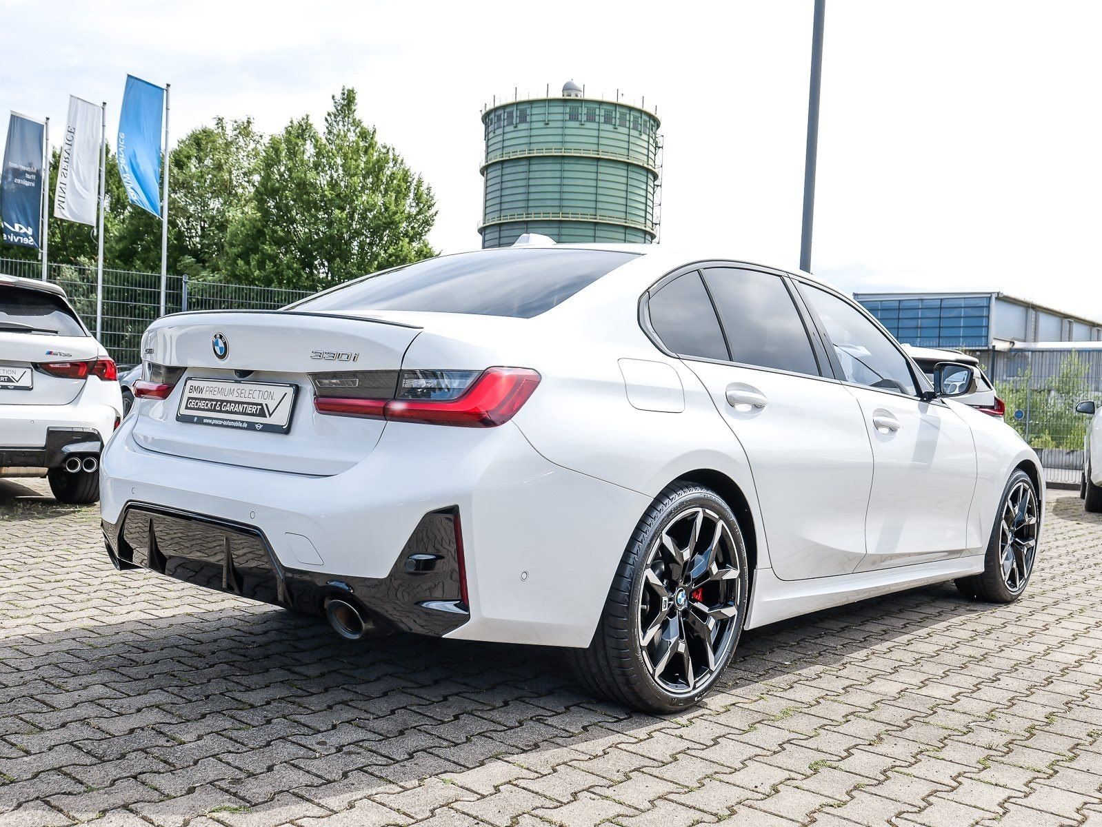 BMW 330 - Bild 2