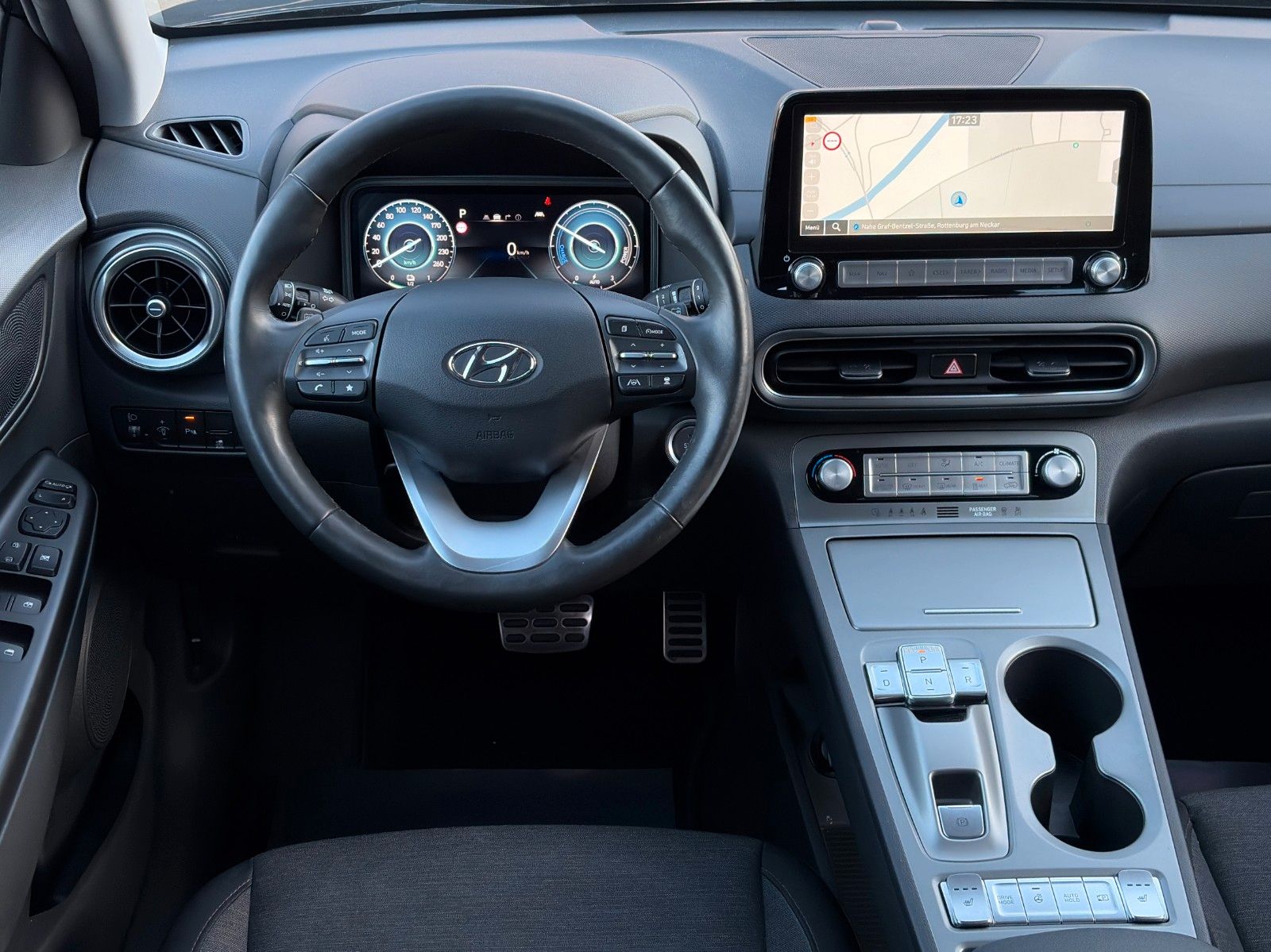 Fahrzeugabbildung Hyundai Kona Elektro TREND 2WD ACC CAM CarPlay LHZ SHZ