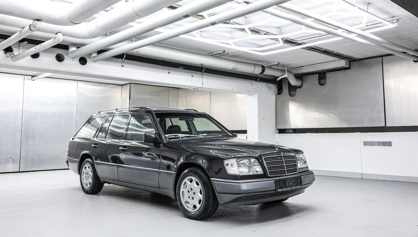 Mercedes-Benz E 220 T Automatik Leder eSitze Standheizung voll