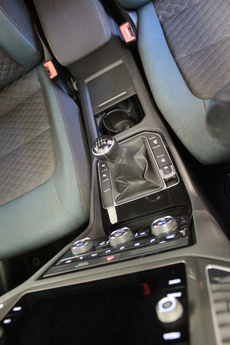 Fahrzeugabbildung Volkswagen Golf Sportsvan 1.0 TSI OPF IQ.DRIVE