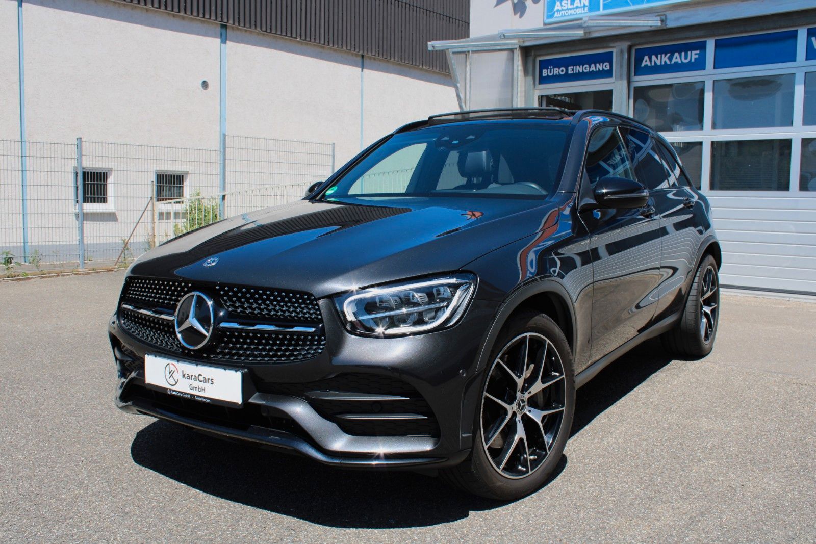 MERCEDES-BENZ GLC 220 d 4Mat 3x AMG Line Night/Pano/Kam/LED/20