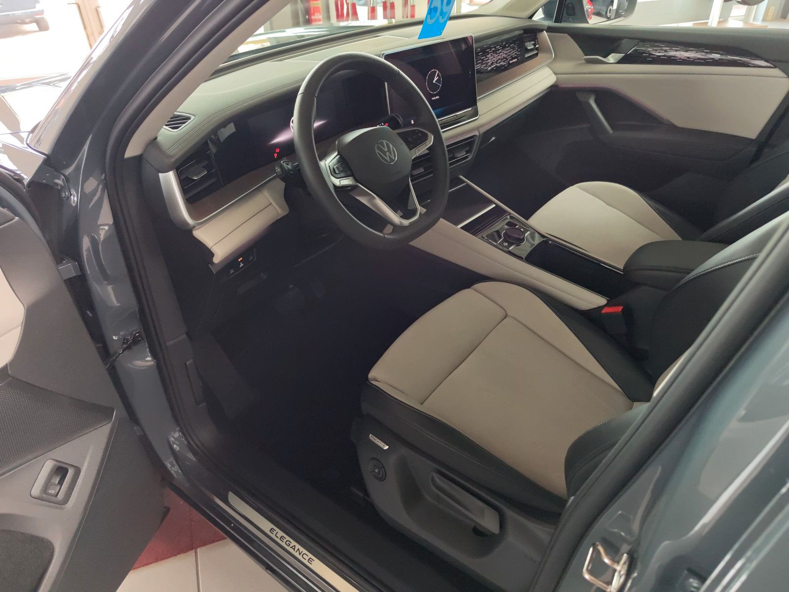 Tayron Elegance TDi DSG Navi Matrix AZV Elegance