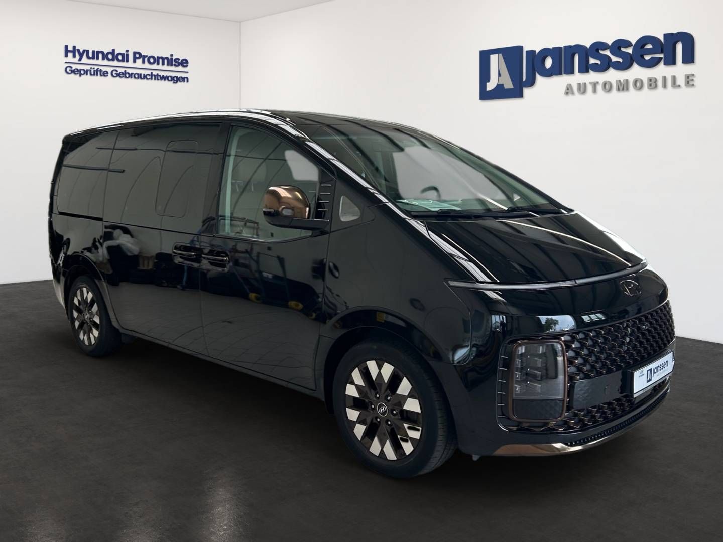Fahrzeugabbildung Hyundai STARIA 7-Sitzer SIGNATUR/PDC/Navi/Rückfahrkamera