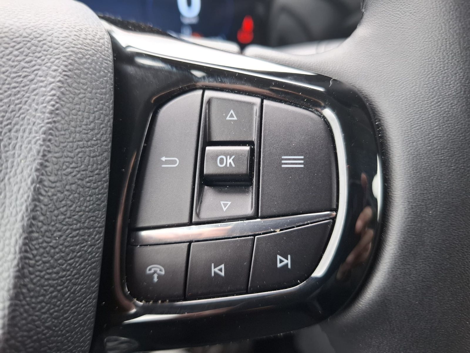 Fahrzeugabbildung Ford Tourneo Custom L1 Titanium X MATRIX*STANDH.*AHK