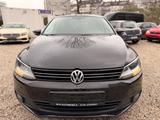 Volkswagen Jetta VI Comfortline/NAVI/SHZ/KLIMA/PDC/ALU/EUR5 - schwarze Volkswagen Jetta