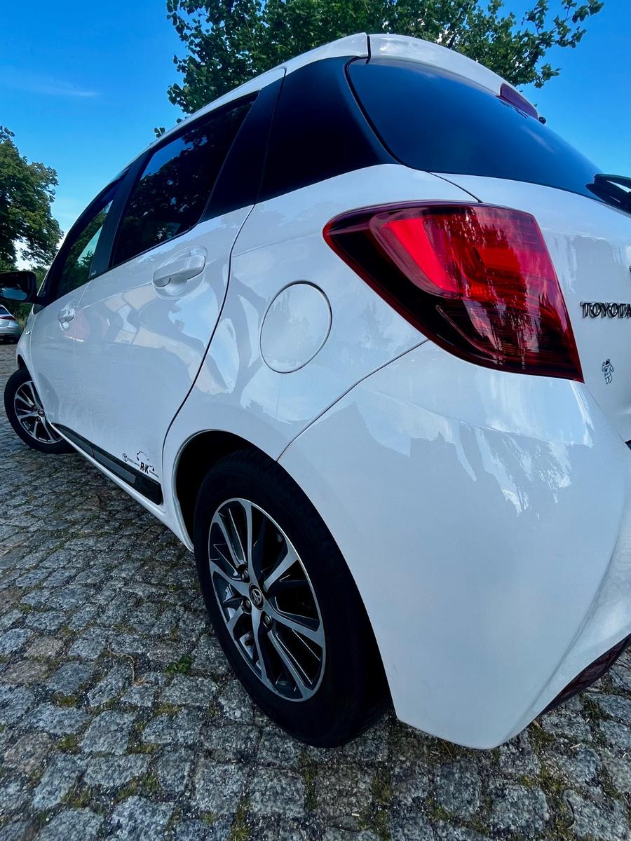 Toyota Yaris Hybrid 