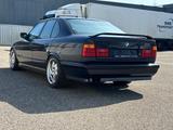 BMW E34 M5 inkl. Ersatzmotor + vielen Ersatzteilen - BMW M5 mit Benzin-Antrieb: Limousine, Schaltgetriebe
