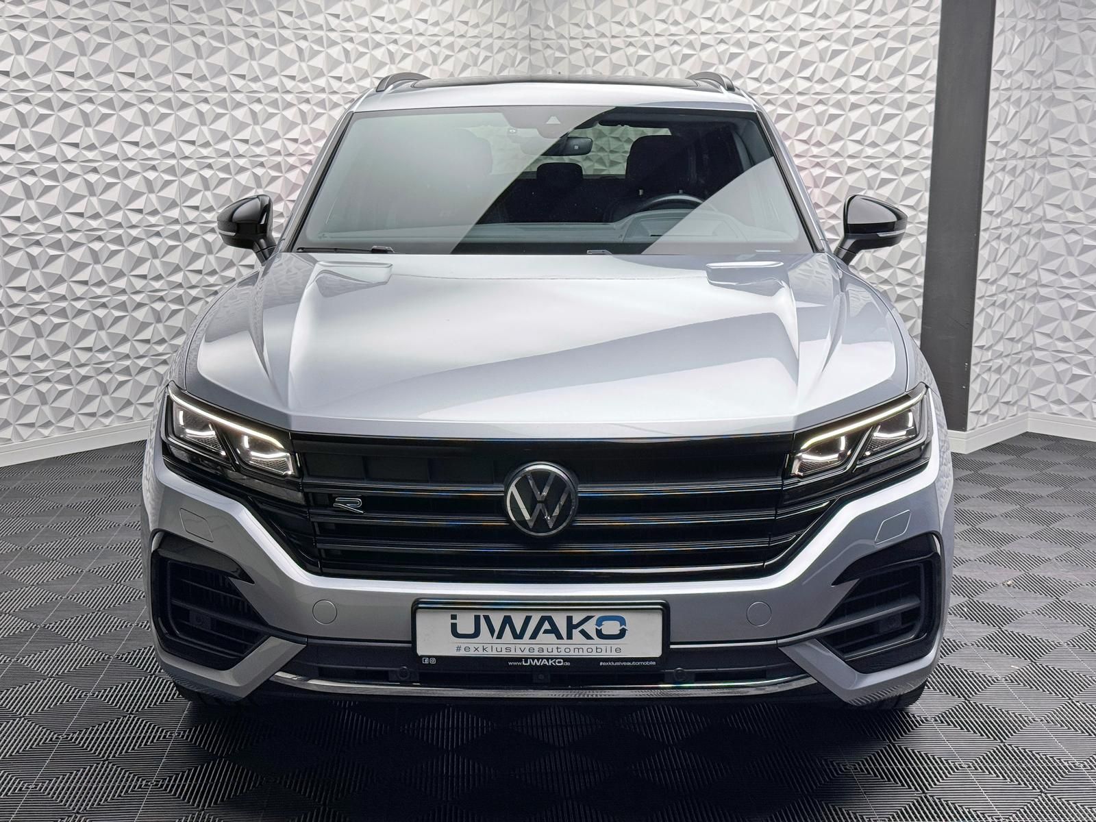 Fahrzeugabbildung Volkswagen 4.0 TDI V8*R-LINE*STANDHZ*DYNAUDIO*LUFT*PANO*AHK