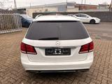 Mercedes-Benz E 200 E T-Modell E 200 CGI BlueEfficiency - Mercedes-Benz E 200: Cgi