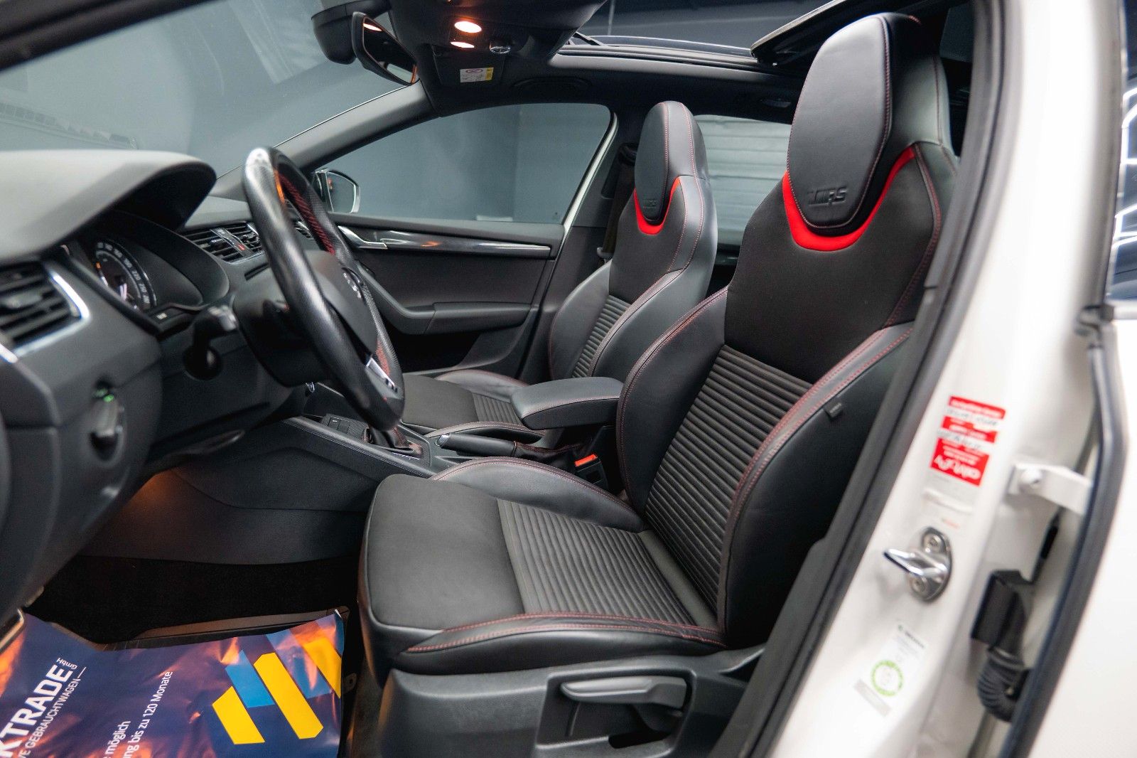 Fahrzeugabbildung SKODA Octavia 2.0 TDI RS 4x4 Performance *Pano*ACC*LED