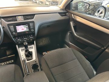 Skoda Octavia *2-ZONEN*SZHZ*NAVI*TEMPO*PDC*