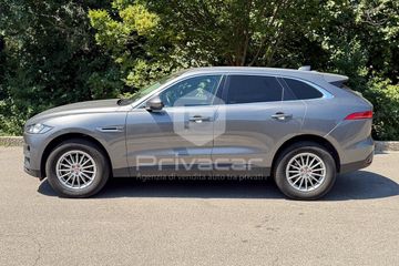 Jaguar F-Pace - 8