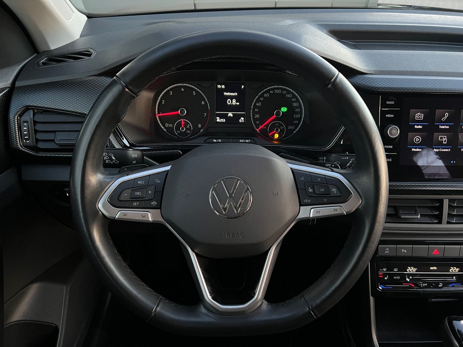 Fahrzeugabbildung Volkswagen T-Cross Life 1.0 TSI DSG *Klima, Einparkhilfe, 1