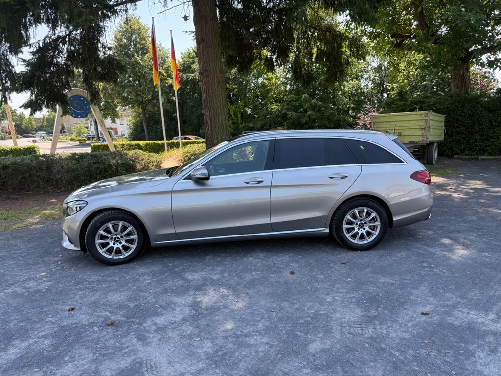 Image of Mercedes-Benz C 220