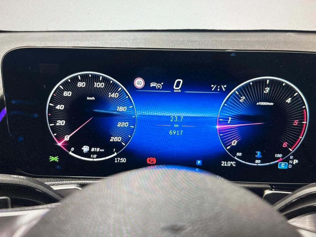 Mercedes-Benz GLB 220