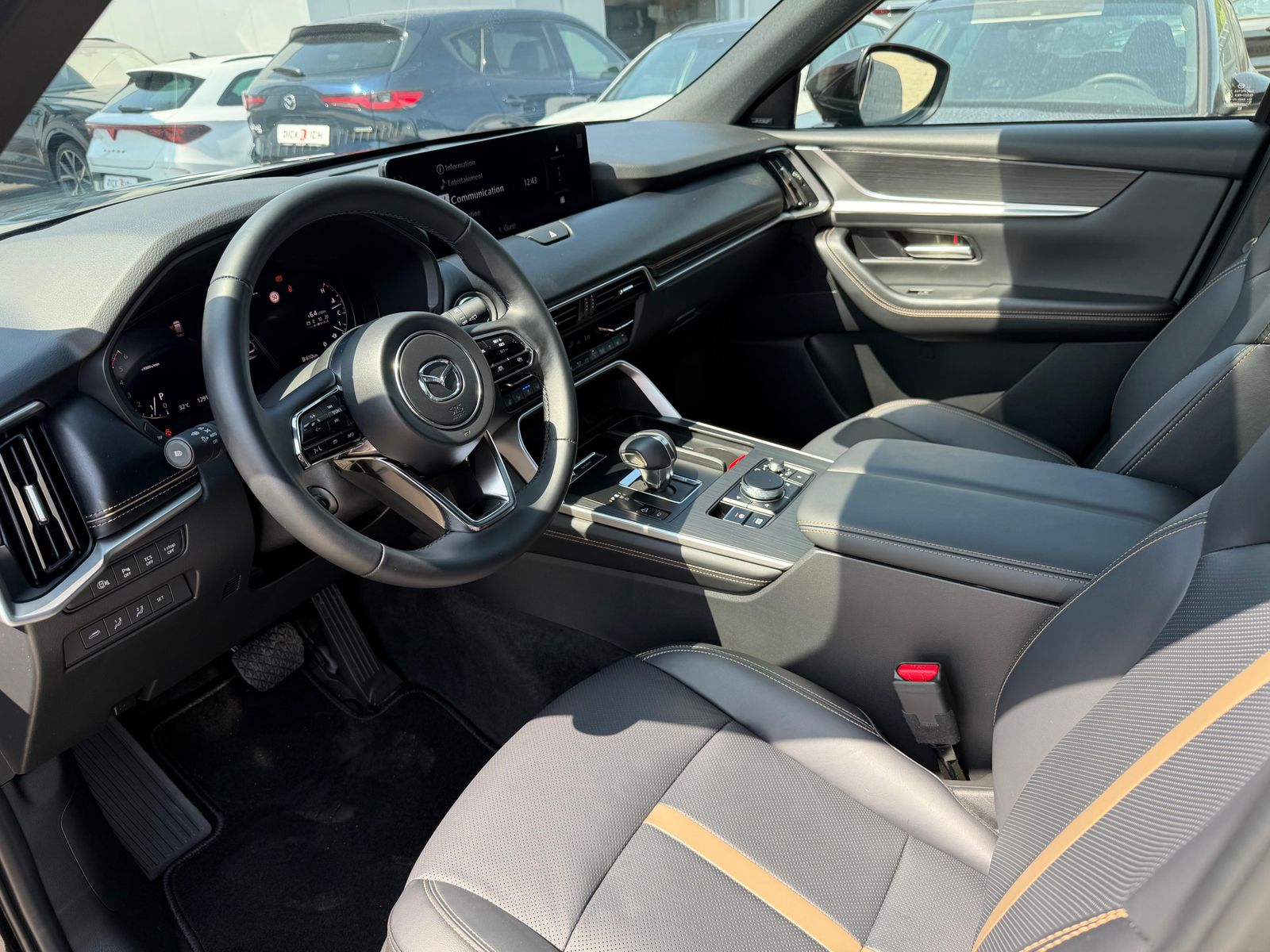 Fahrzeugabbildung Mazda CX-80 Homura+ AWD 7SIT*PANO*HUD*BOSE*NAPPA*360°