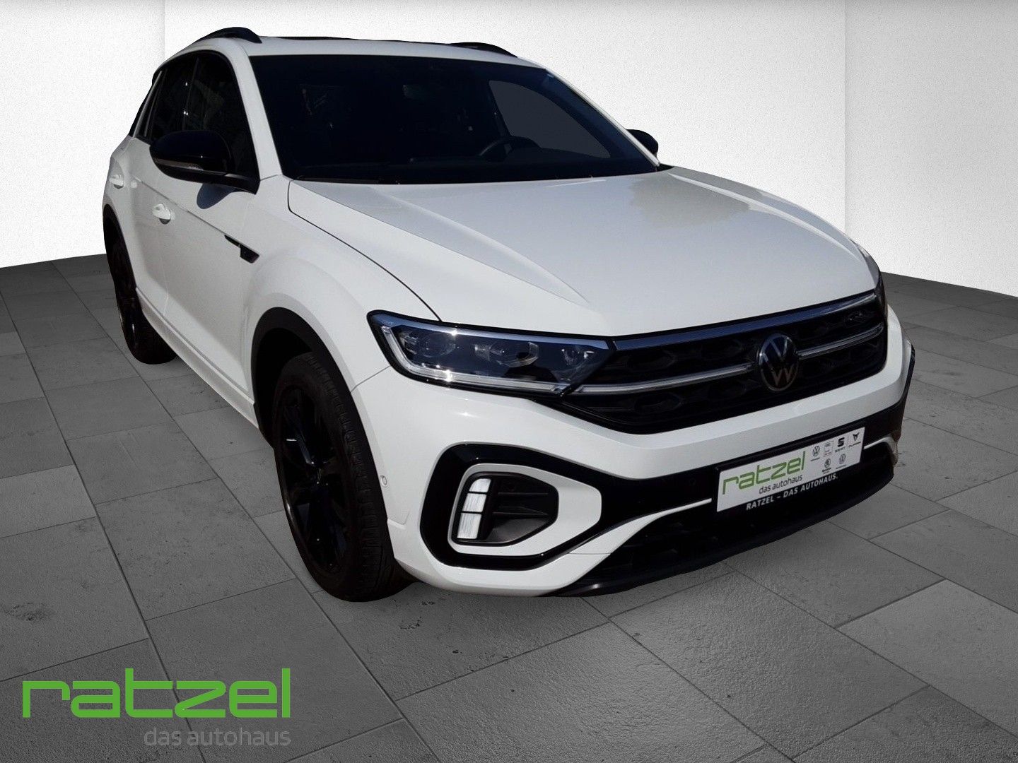 Fahrzeugabbildung Volkswagen T-Roc R-Line 1.5 TSI Sportpaket StandHZG AHK-abn