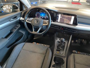 Volkswagen Golf VIII Lim. Life *FAHRSCHULAUTO*LED*AHK*ACC*