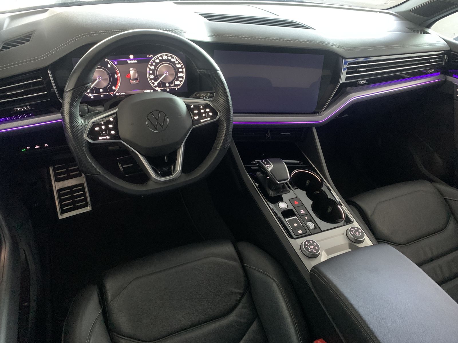 Fahrzeugabbildung Volkswagen Touareg R-Line*4Motion*Leder*AHK*STHZ*Cam*