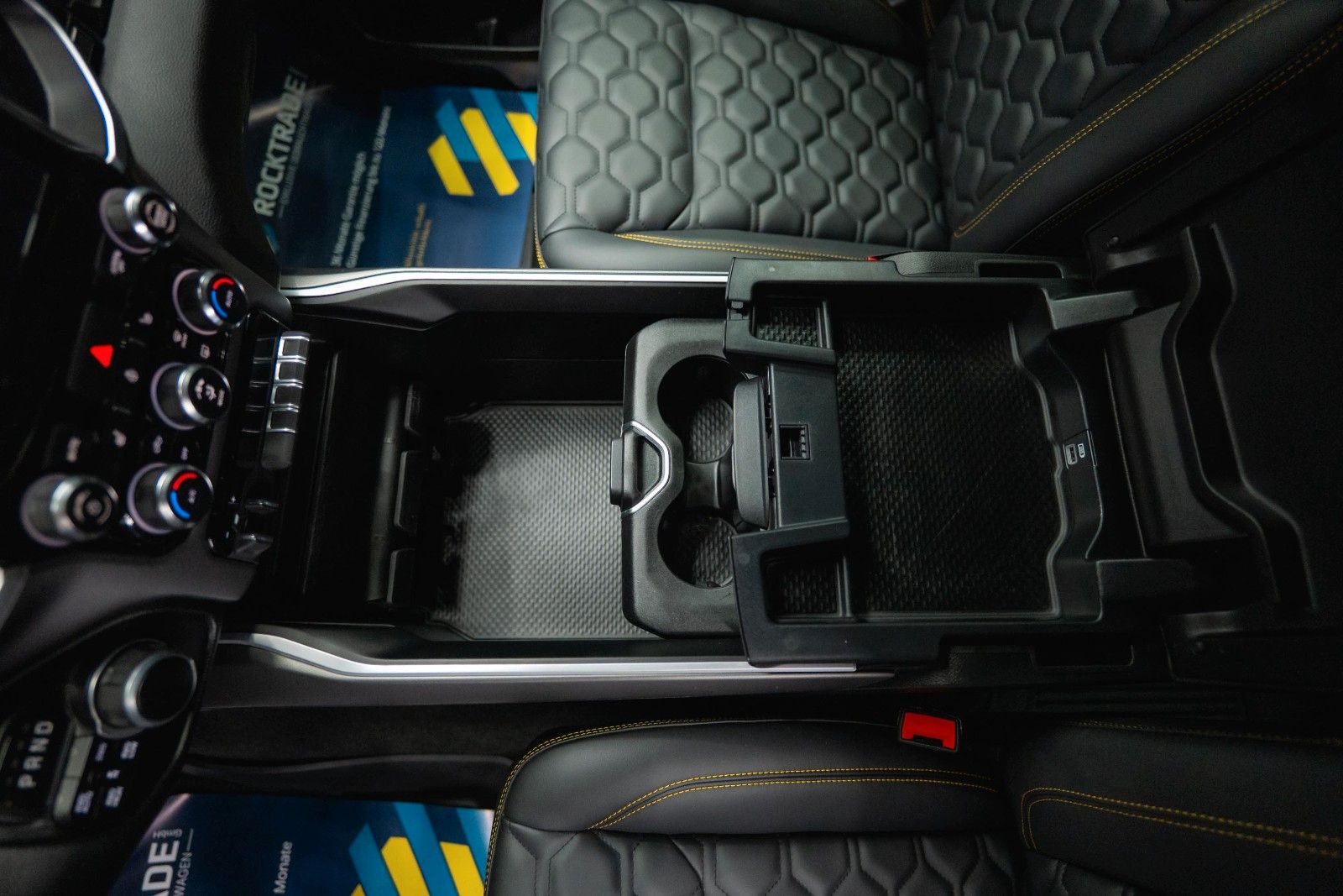 Fahrzeugabbildung Dodge RAM 5.7 V8 HEMI 4x4 OFFROAD LONGBED Seilwinde 5T