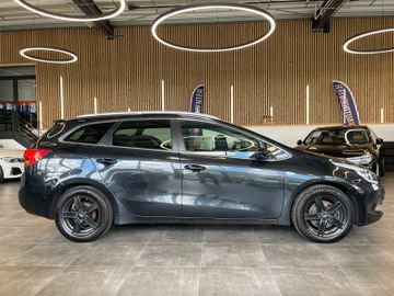 Kia Ceed Sportswagon FIFA World Cup Edition *AHK*LKH