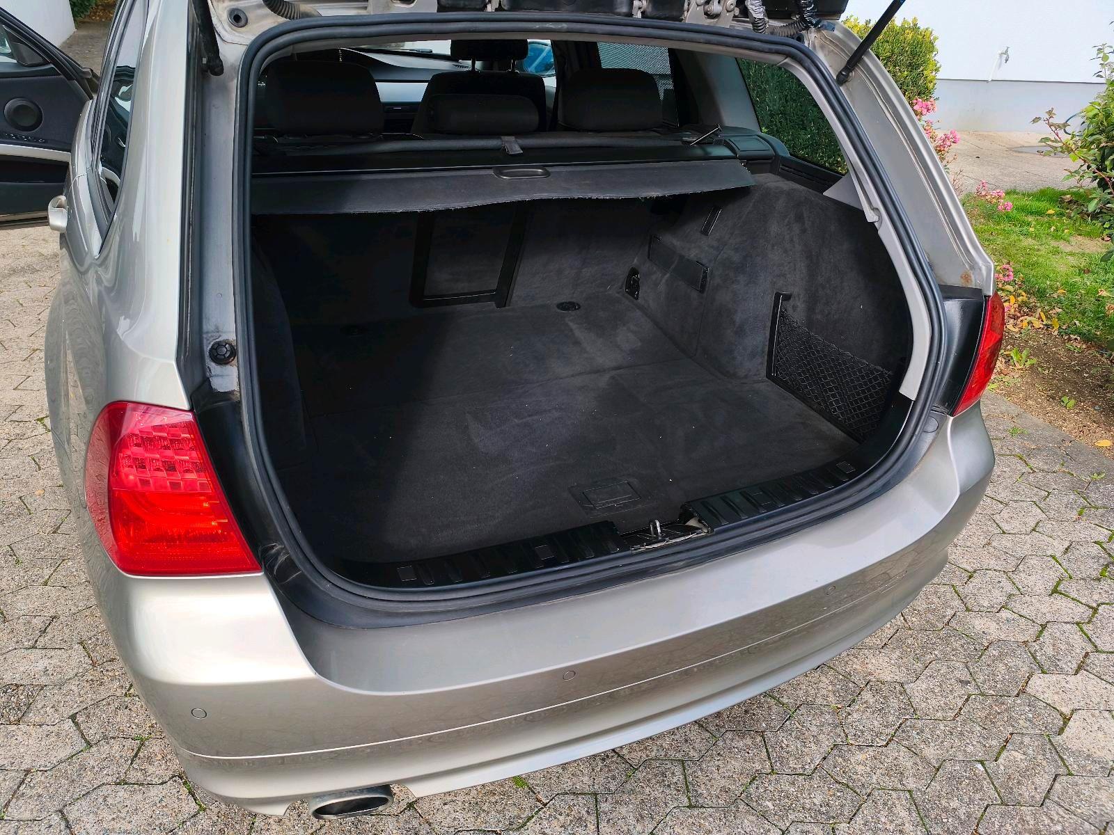 BMW 320 2011 — photo 9