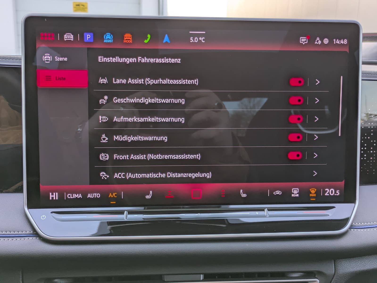 Fahrzeugabbildung Volkswagen Tiguan 2.0 TDI 4M R-Line BLACK*PAN*HK*AHK*MATRIX