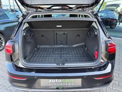 Fahrzeugabbildung Volkswagen Golf VIII Lim. Active eTSI *AHK*LED*TEMP*SHZ*