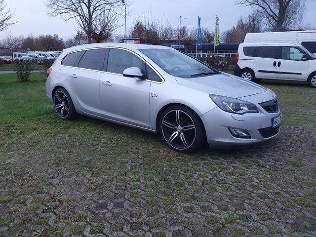 Opel Astra J Sports Tourer 2.0 CDTI